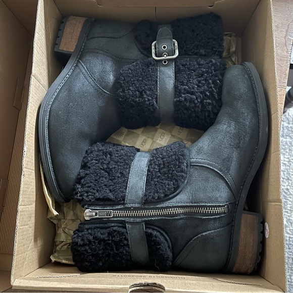 ❄️ UGG Blayre II Boots - Picture 2 of 13
